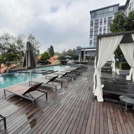 Hotel Apartment In Sandton Private Unit Johannesburg Buitenkant foto